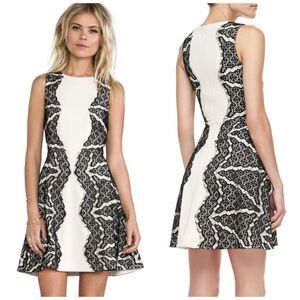 DIANE von FURSTENBERG Daniella Lace Mini Dress Size 2.  Cream And Black